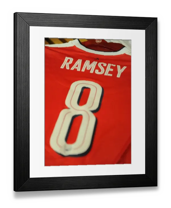 Framed Print : Arsenal's Aaron Ramsey Prepares for Paris Saint-Germain Showdown at Emirates Stadium (UEFA Champions League, 2016-17) Framed Print : Arsenal's Aaron Ramsey Prepares for Paris Saint-Germain Showdown at Emirates Stadium (UEFA Champions League, 2016-17)