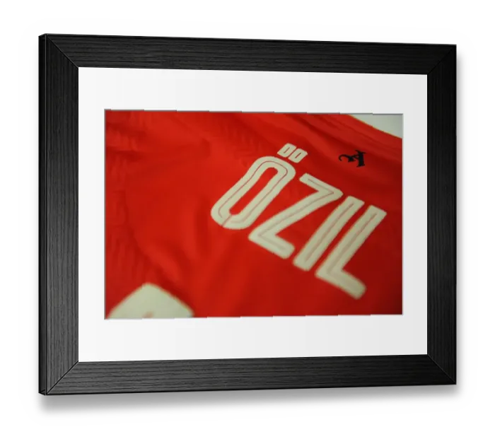 Framed Print : Mesut Ozil in Arsenal Changing Room Before Arsenal vs. Paris Saint-Germain, UEFA Champions League (2016-17) Framed Print : Mesut Ozil in Arsenal Changing Room Before Arsenal vs. Paris Saint-Germain, UEFA Champions League (2016-17)