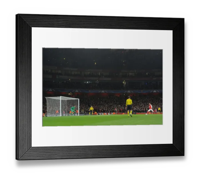 Framed Print : Olivier Giroud Scores Penalty: Arsenal vs Paris Saint-Germain, Champions League 2016-17 Framed Print : Olivier Giroud Scores Penalty: Arsenal vs Paris Saint-Germain, Champions League 2016-17
