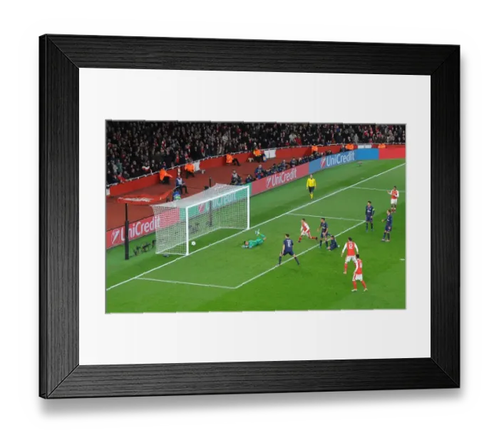 Framed Print : Marco Verratti's Embarrassing Own Goal: Arsenal FC vs Paris Saint-Germain, UEFA Champions League 2016-17