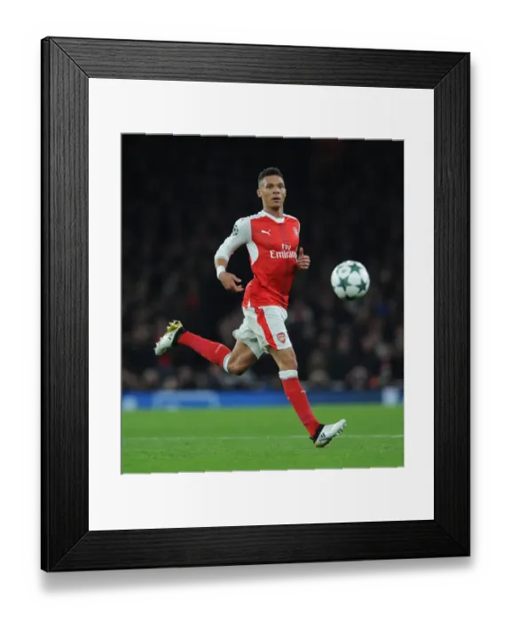 Framed Print : Arsenal's Kieran Gibbs Faces Off Against Paris Saint-Germain in the 2016-17 UEFA Champions League Framed Print : Arsenal's Kieran Gibbs Faces Off Against Paris Saint-Germain in the 2016-17 UEFA Champions League