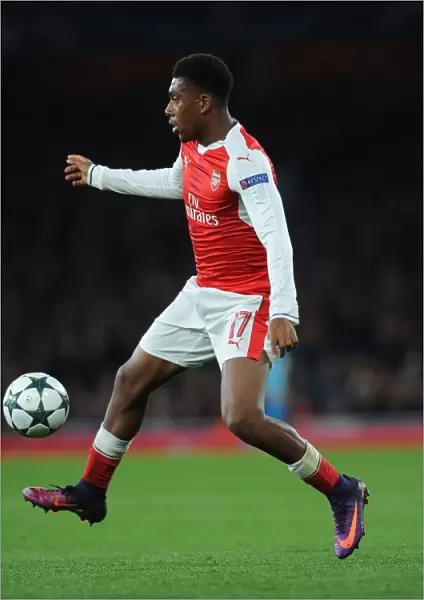 Arsenal's Alex Iwobi Goes Head-to-Head with Paris Saint-Germain in the 2016-17 UEFA Champions League