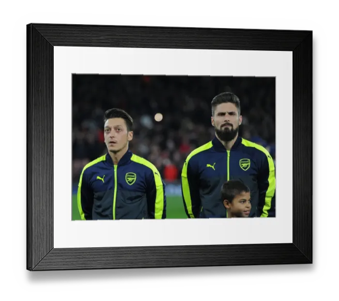 Framed Print : Arsenal FC: Ozil and Giroud Sharing a Pre-Match Moment before Arsenal vs Paris Saint-Germain, 2016-17 UEFA Champions League