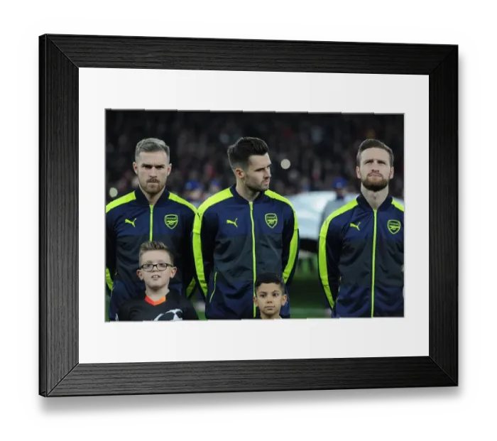 Framed Print : Arsenal FC vs Paris Saint-Germain: Pre-Match Moment at Emirates Stadium (2016-17)
