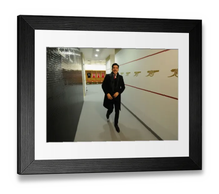 Framed Print : Arsenal FC: Hector Bellerin in the Home Changing Room - Arsenal vs AFC Bournemouth (2016 / 17)