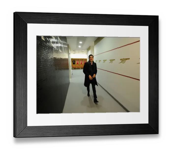 Framed Print : Arsenal: Hector Bellerin's Pre-Match Focus in Arsenal v AFC Bournemouth (2016 / 17) Framed Print : Arsenal: Hector Bellerin's Pre-Match Focus in Arsenal v AFC Bournemouth (2016 / 17)