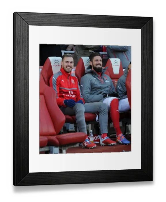 Framed Print : Arsenal Duo: Ramsey and Giroud Pre-Match Huddle vs AFC Bournemouth (2016 / 17) Framed Print : Arsenal Duo: Ramsey and Giroud Pre-Match Huddle vs AFC Bournemouth (2016 / 17)