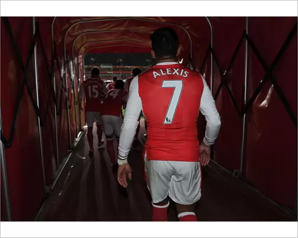 Alexis Sanchez: Arsenal Star's Half-Time Exit at Emirates Stadium vs AFC Bournemouth (2016 / 17)
