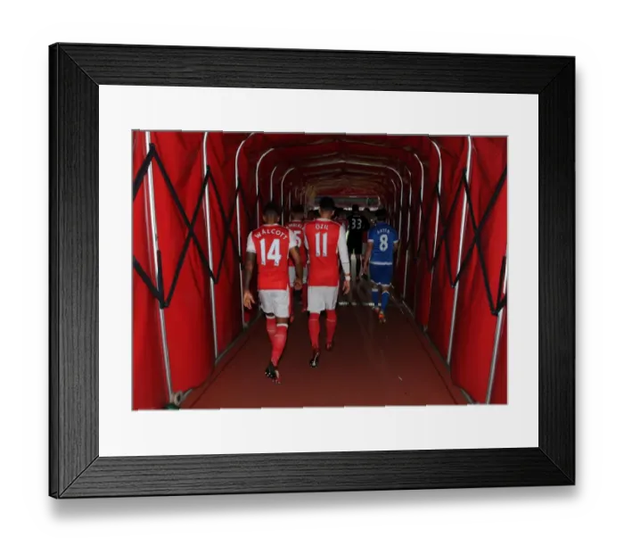 Framed Print : Theo Walcott and Mesut Ozil (Arsenal) in the players tunnel. Arsenal 3: 1 Bournemouth