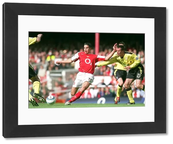 Robin van Persie (Arsenal) Jamie Carragher (Liverpool). Arsenal 3: 1 Liverpool