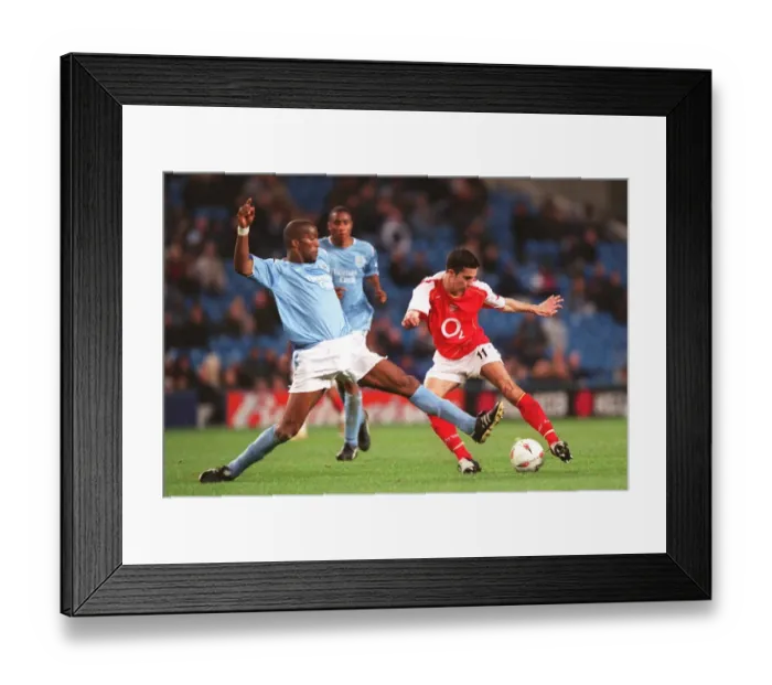 Framed Print : Manchester City 1: 2 Arsenal. Carling League Cup, 3rd Round