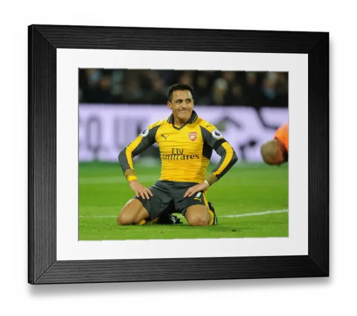 Framed Print : Alexis Sanchez in Action: Arsenal vs. West Ham United, Premier League 2016-17