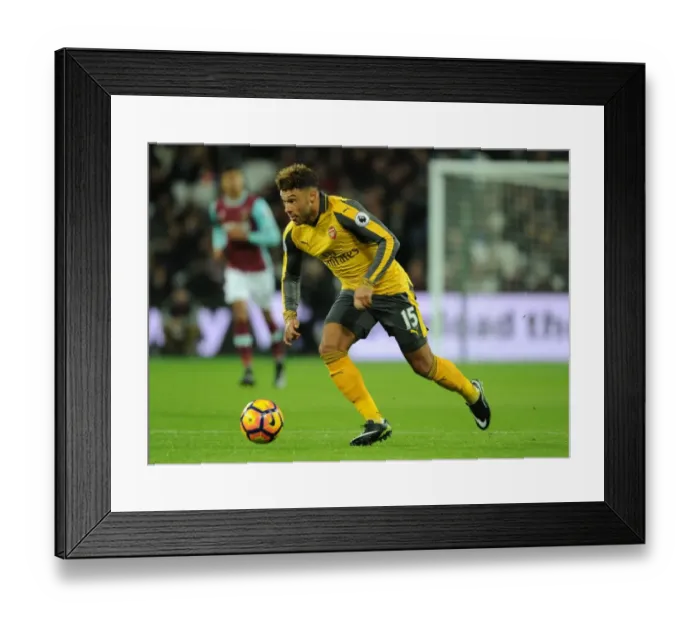 Framed Print : Arsenal's Alex Oxlade-Chamberlain in Action against West Ham United (2016-17) Framed Print : Arsenal's Alex Oxlade-Chamberlain in Action against West Ham United (2016-17)