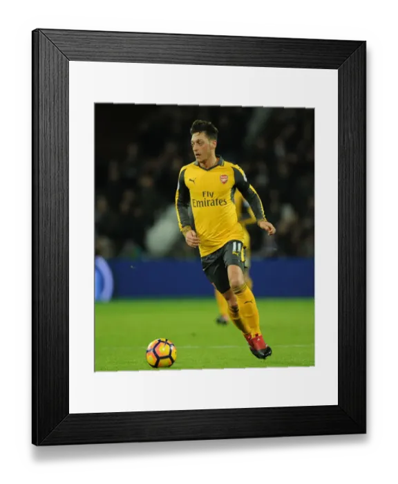 Framed Print : Mesut Ozil in Action: Arsenal vs. West Ham United - Premier League (2016-17) Framed Print : Mesut Ozil in Action: Arsenal vs. West Ham United - Premier League (2016-17)
