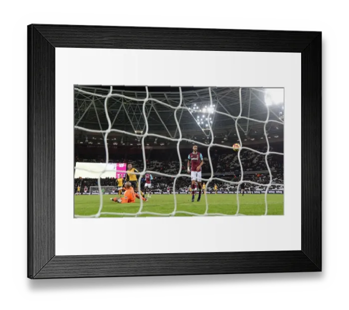 Framed Print : Alexis Sanchez Scores His Hat-trick: West Ham United vs. Arsenal, Premier League 2016-17