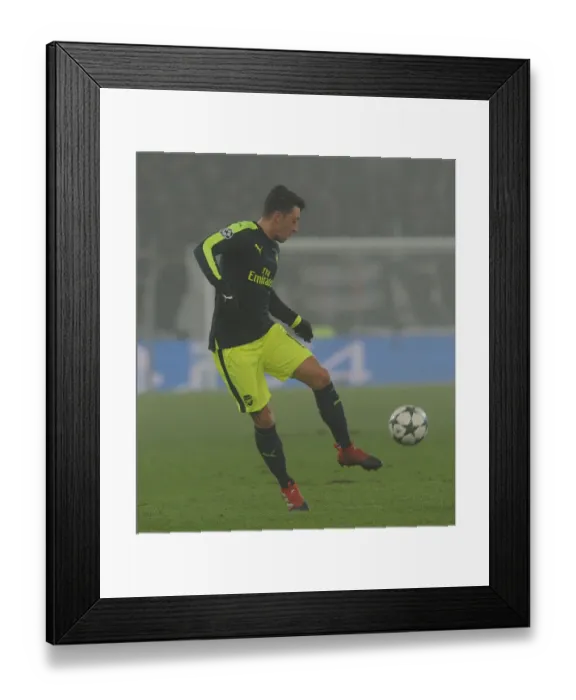 Framed Print : Mesut Ozil in Action: Arsenal vs. FC Basel, UEFA Champions League, Basel, Switzerland (December 2016) Framed Print : Mesut Ozil in Action: Arsenal vs. FC Basel, UEFA Champions League, Basel, Switzerland (December 2016)