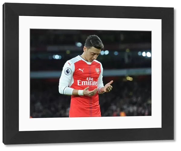 Arsenal's Mesut Ozil: Pre-match Focus at Emirates Stadium (vs Stoke City, 2016-17)