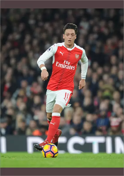 Mesut Ozil in Action: Arsenal vs Stoke City (Premier League 2016-17)