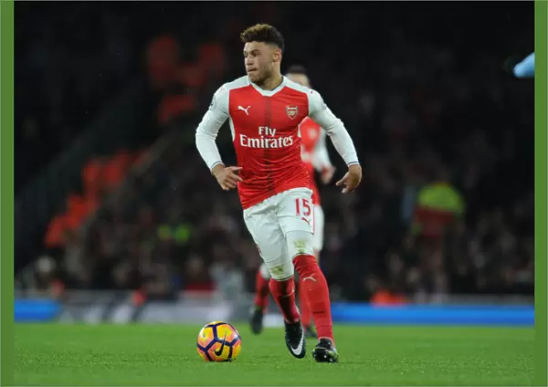 Arsenal's Alex Oxlade-Chamberlain in Action against Stoke City (Premier League 2016-17)