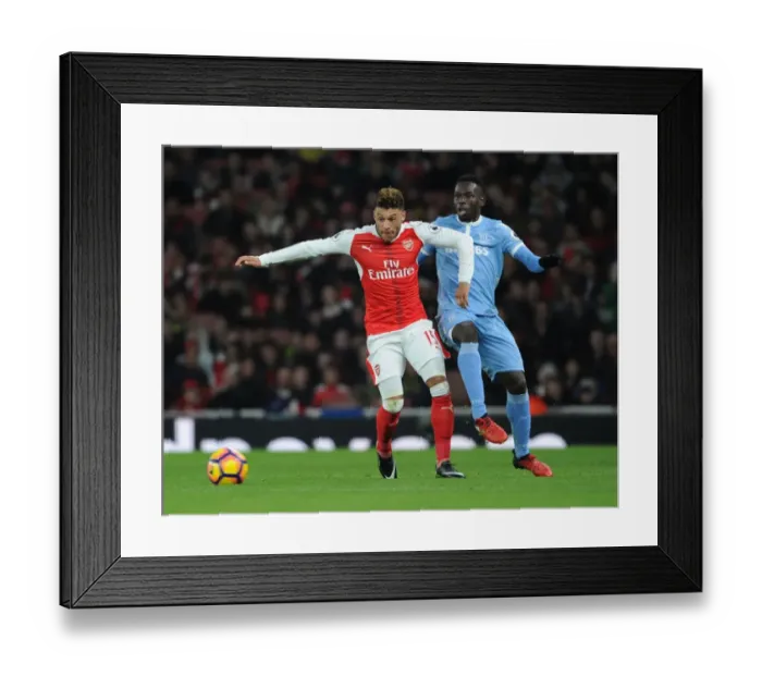 Framed Print : Arsenal's Oxlade-Chamberlain Outwits Stoke's Martins Indi: A Premier League Masterclass