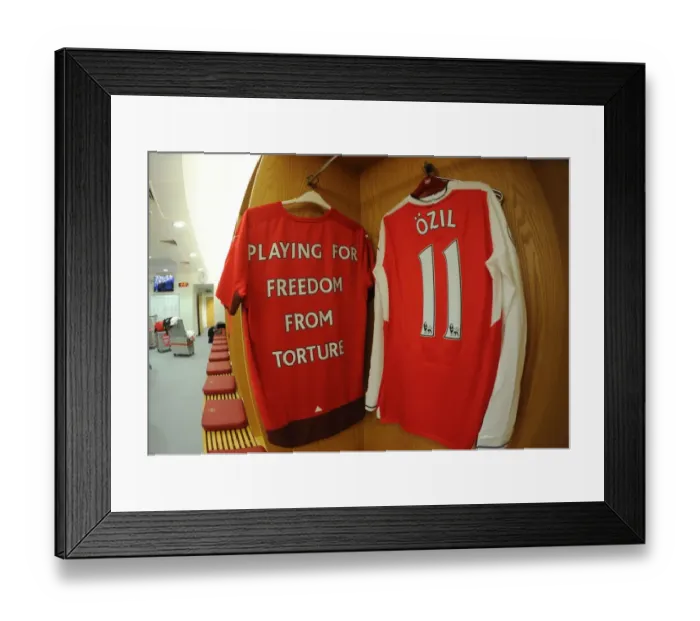 Framed Print : Arsenal vs Stoke City: Premier League Clash at Emirates Stadium (December 2016) Framed Print : Arsenal vs Stoke City: Premier League Clash at Emirates Stadium (December 2016)