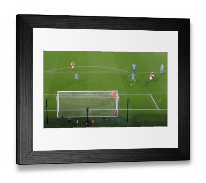 Framed Print : Alex Iwobi Scores Arsenal's Third Goal Against Stoke City (2016-17) Framed Print : Alex Iwobi Scores Arsenal's Third Goal Against Stoke City (2016-17)
