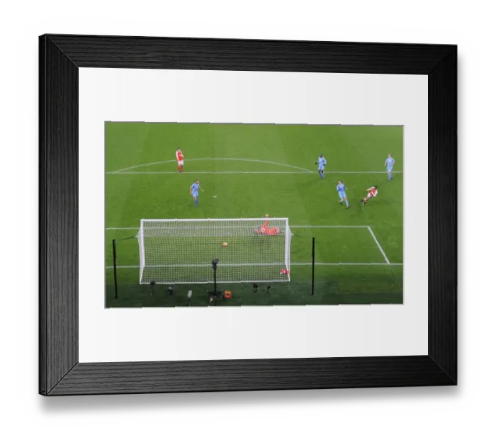Framed Print : Alex Iwobi Scores Arsenal's Third Goal Against Stoke City (2016-17)