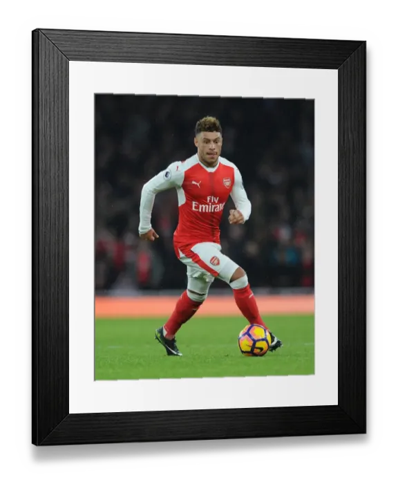 Framed Print : Alex Oxlade-Chamberlain in Action: Arsenal vs Stoke City, Premier League 2016-17