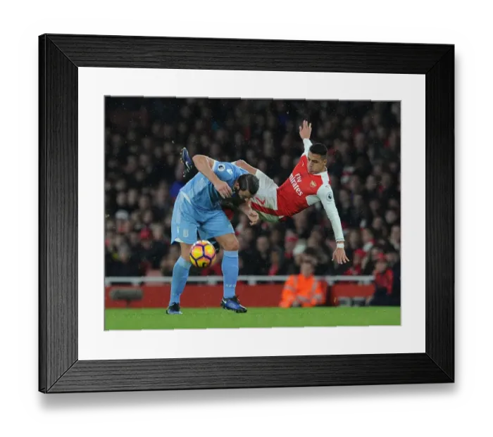 Framed Print : Clash at Emirates: Sanchez vs Pieters, Arsenal vs Stoke City, Premier League 2016-17 Framed Print : Clash at Emirates: Sanchez vs Pieters, Arsenal vs Stoke City, Premier League 2016-17
