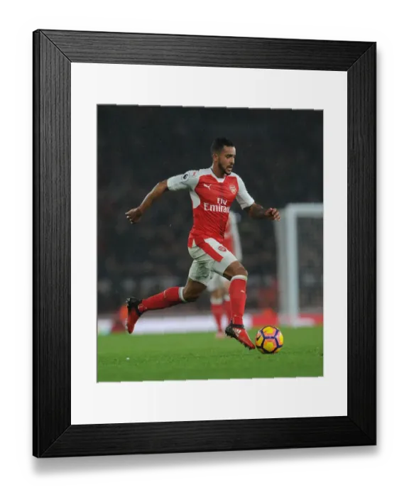 Framed Print : Theo Walcott in Action: Arsenal vs Stoke City, Premier League 2016-17
