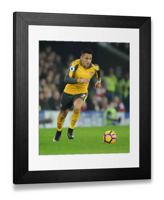 Framed Print : Alexis Sanchez in Action: Everton vs Arsenal, Premier League 2016-17 Framed Print : Alexis Sanchez in Action: Everton vs Arsenal, Premier League 2016-17