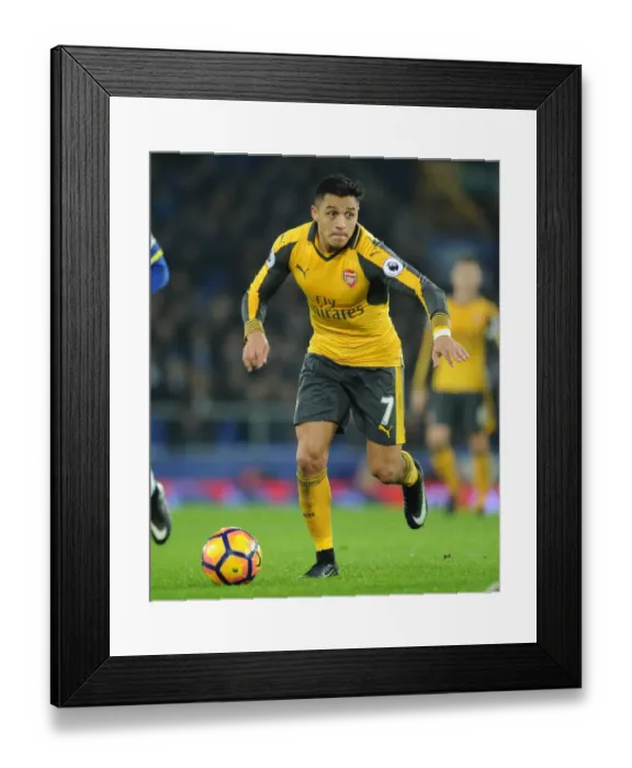 Framed Print : Alexis Sanchez in Action: Everton vs Arsenal, Premier League 2016-17