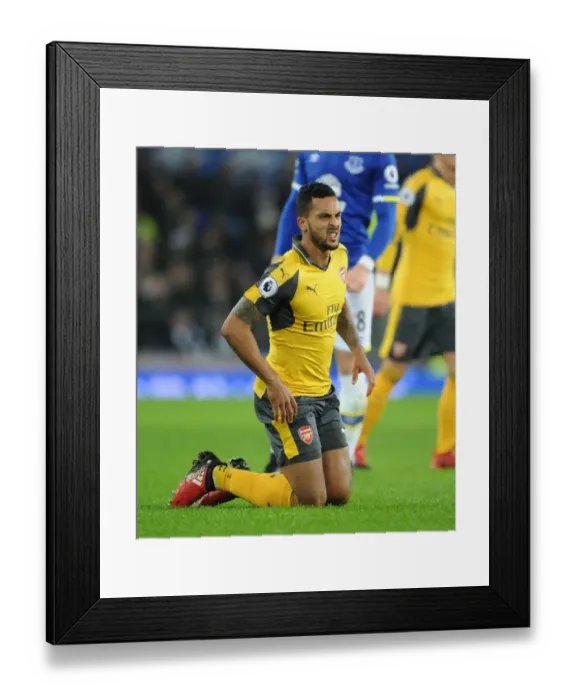 Framed Print : Theo Walcott in Action: Everton vs Arsenal, Premier League 2016-17