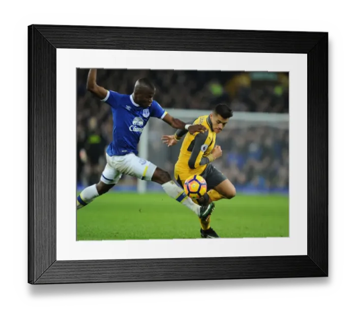 Framed Print : Sanchez vs. Gueye: A Premier League Showdown at Goodison Park