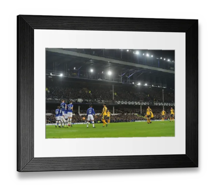 Framed Print : Alexis Sanchez Scores Free-Kick Goal: Everton vs Arsenal, Premier League 2016-17