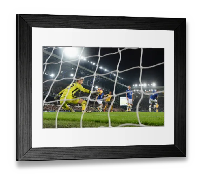 Framed Print : Alexis Sanchez's Free-Kick Stunner: Everton vs. Arsenal, Premier League 2016-17 Framed Print : Alexis Sanchez's Free-Kick Stunner: Everton vs. Arsenal, Premier League 2016-17
