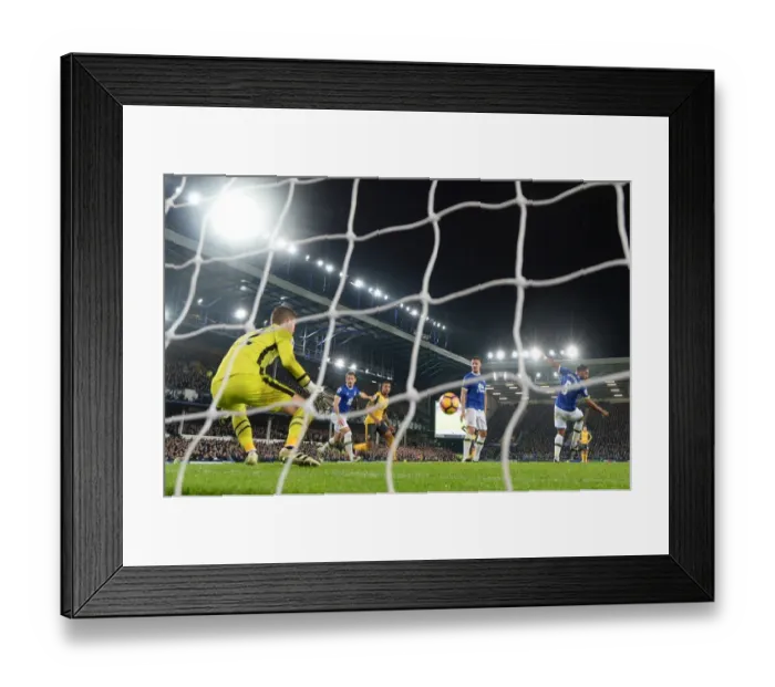 Framed Print : Alexis Sanchez's Free-Kick Masterclass: Arsenal's Dramatic Victory Over Everton, Premier League 2016-17
