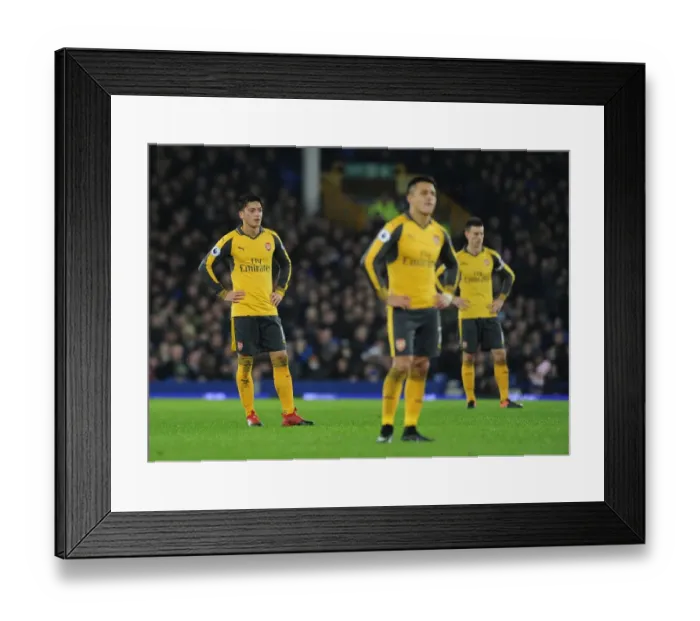 Framed Print : Mesut Ozil: In Action Against Everton, Premier League 2016-17 Framed Print : Mesut Ozil: In Action Against Everton, Premier League 2016-17