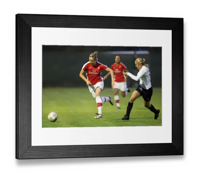 Framed Print : Gemma Davison (Arsenal) Sandra Betschart (Zurich) Framed Print : Gemma Davison (Arsenal) Sandra Betschart (Zurich)
