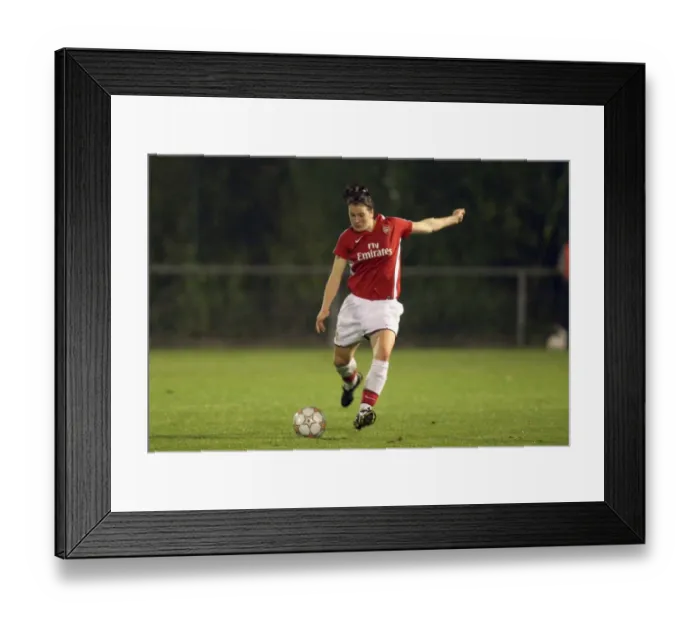 Framed Print : Niamh Fahey in Action: Arsenal Women Crush FC Zurich 7-2 in UEFA Cup Group Stage