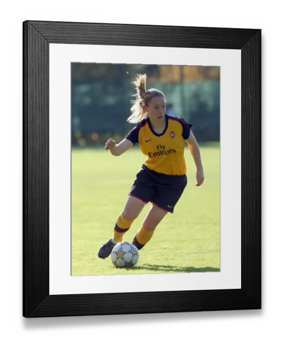 Framed Print : Kim Little in Action: Arsenal's Dominant Performance against Neulengbach in UEFA Cup (6:0)