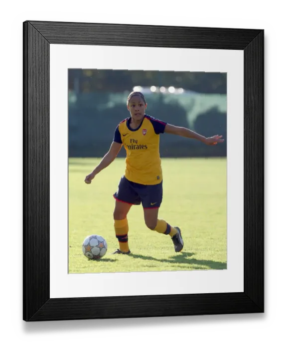 Framed Print : Alex Scott in Action: Arsenal Women's 6-0 Victory over Neulengbach in UEFA Cup