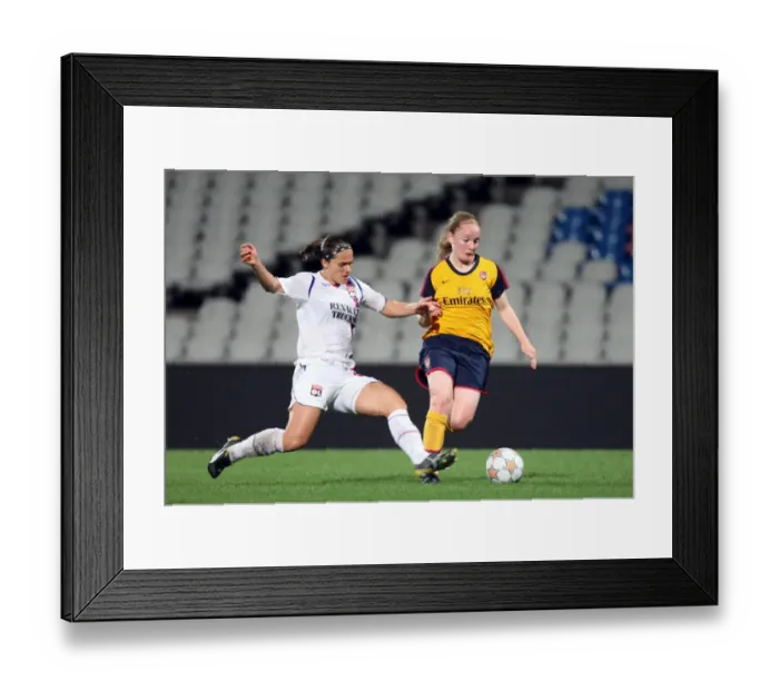 Framed Print : Kim Little (Arsenal) Simone Gomes (Lyon)
