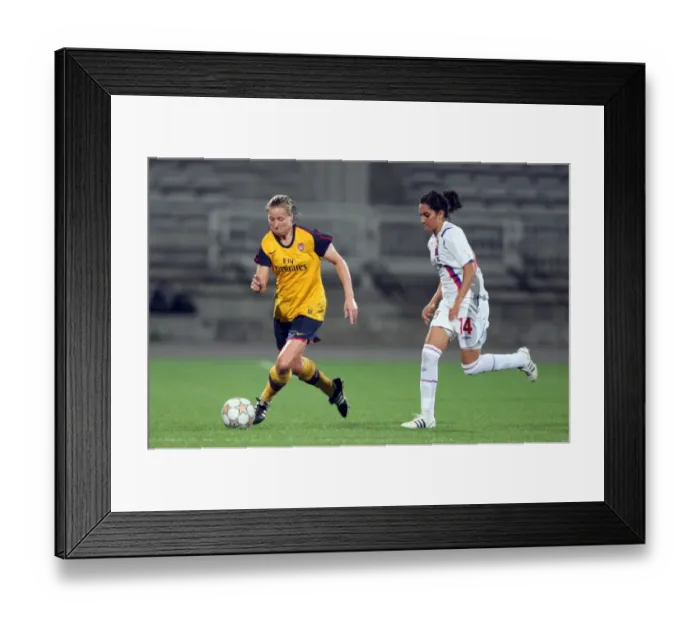 Framed Print : Jayne Ludlow (Arsenal) Louisa Necib (Lyon)