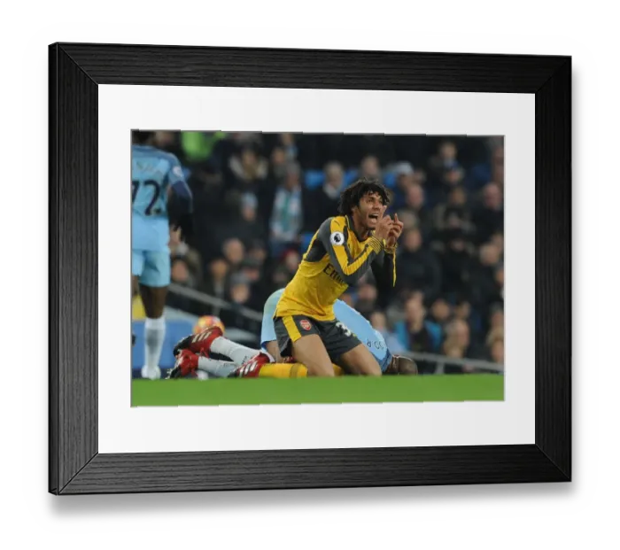 Framed Print : Manchester City vs Arsenal: Elneny in Action - Premier League Clash (December 2016) Framed Print : Manchester City vs Arsenal: Elneny in Action - Premier League Clash (December 2016)