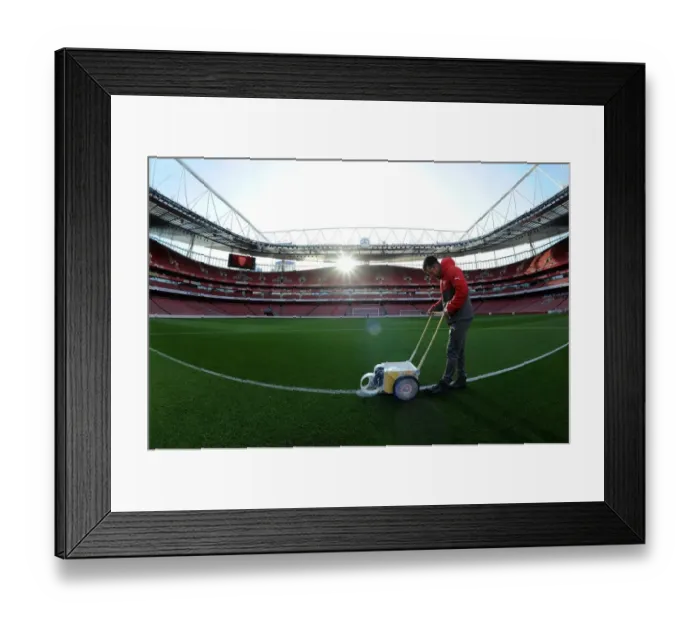 Framed Print : Arsenal Groundsman Prepares Emirates Stadium Pitch for Arsenal vs West Bromwich Albion (2016-17) Framed Print : Arsenal Groundsman Prepares Emirates Stadium Pitch for Arsenal vs West Bromwich Albion (2016-17)