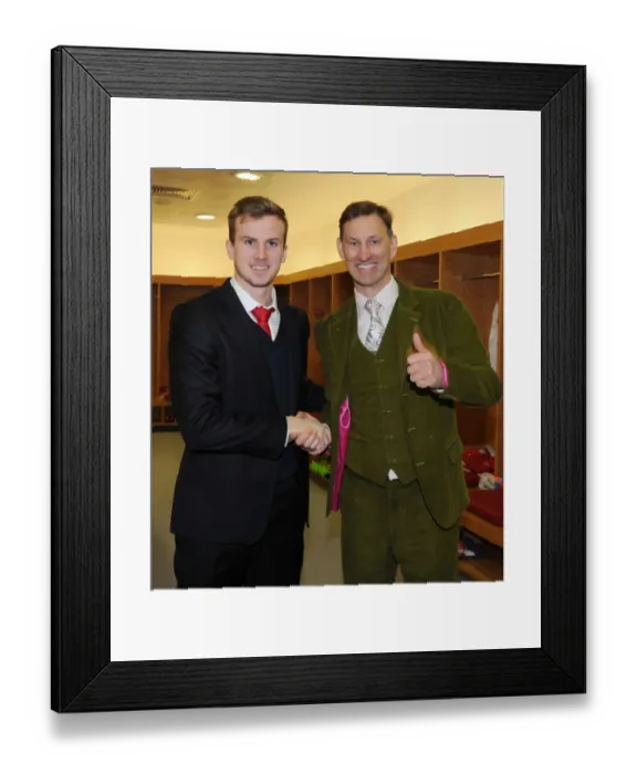 Framed Print : Arsenal's Past and Present: Tony Adams and Rob Holding Unite in the Home Changing Room before Arsenal v Crystal Palace (2016-17) Framed Print : Arsenal's Past and Present: Tony Adams and Rob Holding Unite in the Home Changing Room before Arsenal v Crystal Palace (2016-17)