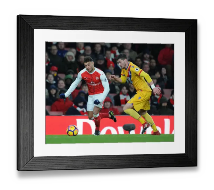Framed Print : Arsenal vs Crystal Palace: Oxlade-Chamberlain Faces Off Against Martin Kelly in Premier League Clash (January 2017)