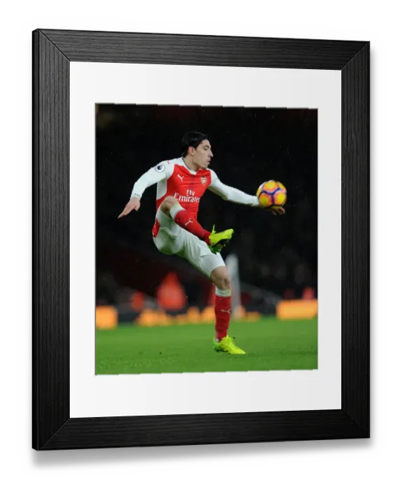 Framed Print : Hector Bellerin in Action: Arsenal vs Crystal Palace, Premier League 2016-17 Framed Print : Hector Bellerin in Action: Arsenal vs Crystal Palace, Premier League 2016-17