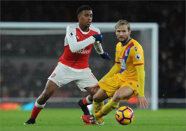 Alex Iwobi Outsmarts Yohan Cabaye: Arsenal's Skillful Midfielder Beats Crystal Palace's Defender